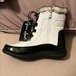 Women's White and Black Winter Boots